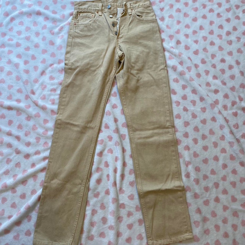 Khaki Levi’s